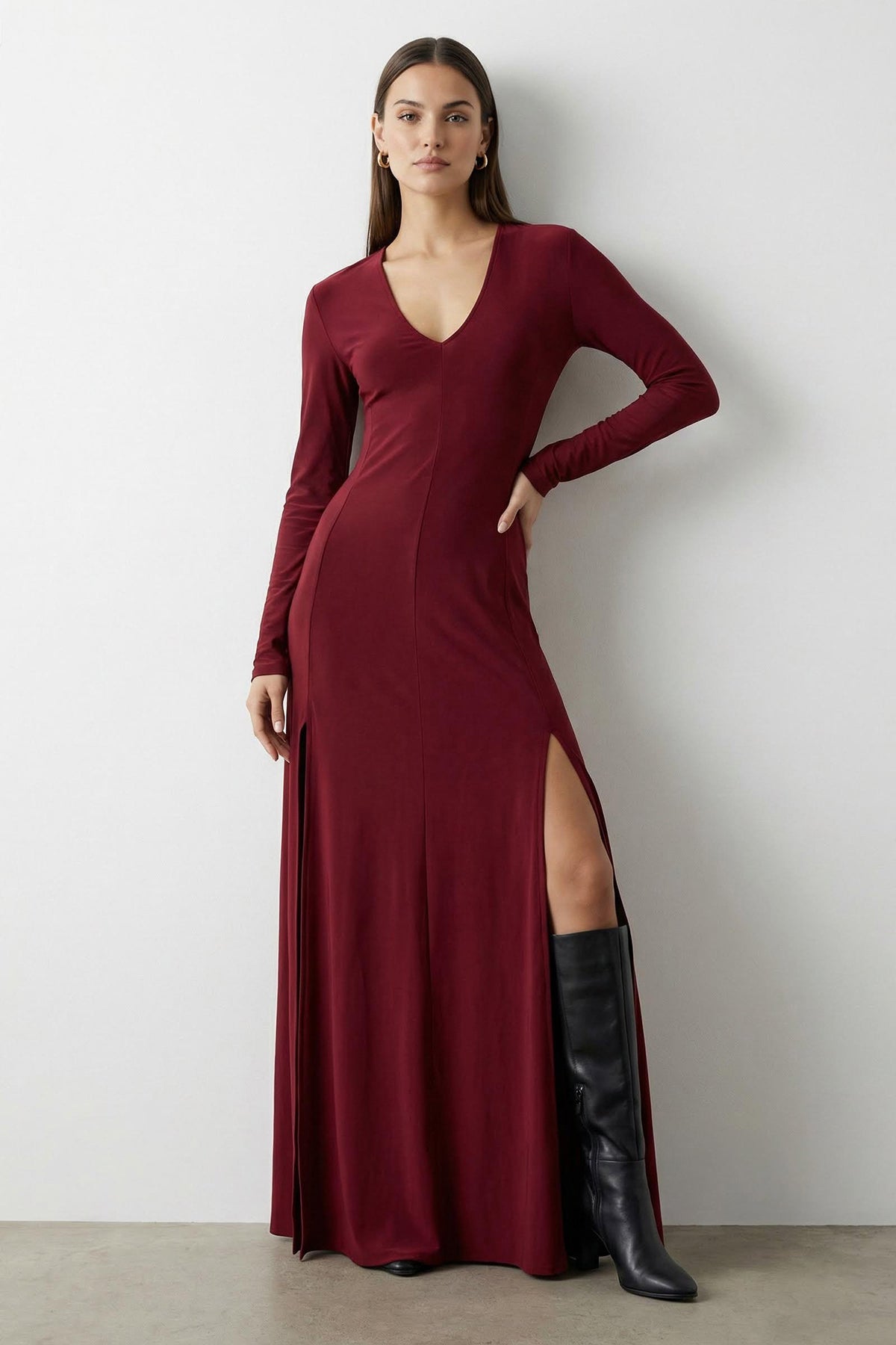 Trendyolmilla Bordo Düz Limited Edition V Yaka Skater/Belden Açılan Esnek Maxi Örme Elbise TWOAW25EL00299 Main image