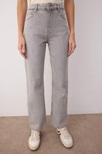 Trendyolmilla Gri Yüksek Bel Boru Paça Yeni Straight Jeans TWOAW26JE00060