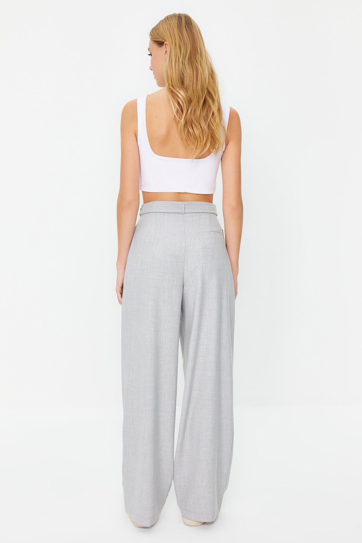 Trendyolmilla Bej Straight/Düz Kesim Kemer Detaylı Dokuma Pantolon TWOSS24PL00023