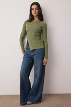 Trendyolmilla Kırmızı Düğmeli Bisiklet Yaka Vücuda Oturan Fitilli Esnek Örme Bluz TWOAW26BZ00104