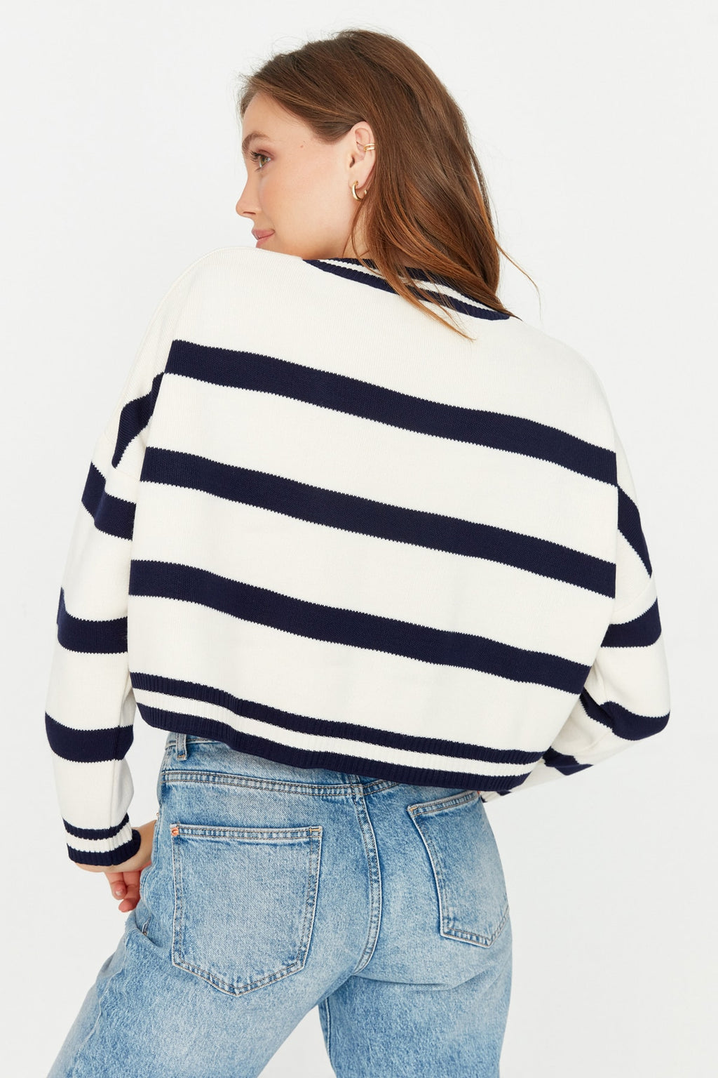 Trendyolmilla Lacivert Crop Çizgili Triko Kazak TWOAW23KZ00205