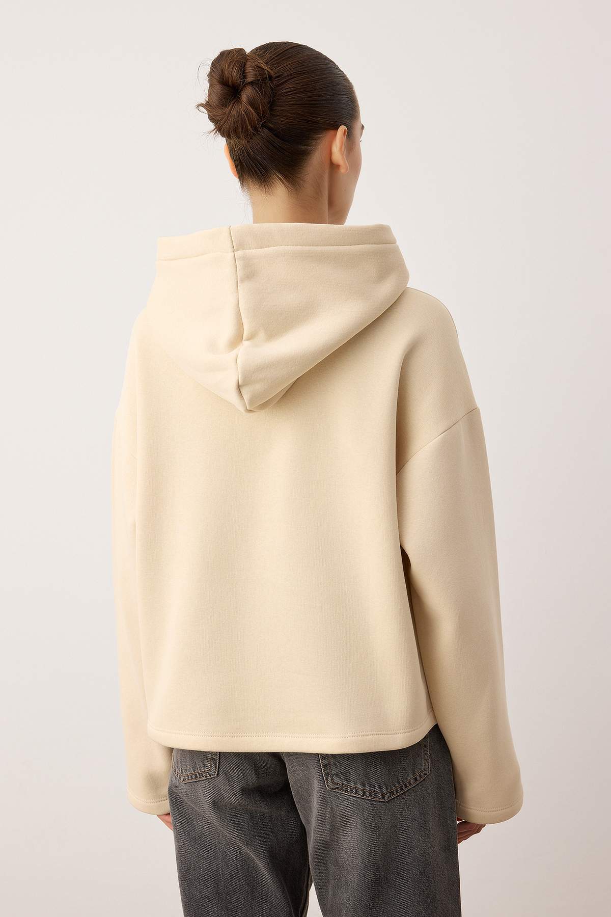 Trendyolmilla Siyah Kalın İçi Polarlı Yarım Pat Fermuarlı Oversize Kapüşonlu Örme Sweatshirt TWOAW26SW00060