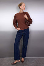 Trendyolmilla Kahverengi Kalın Şardonsuz Belden Oturmalı Bisiklet Yaka Örme Sweatshirt TWOAW26SW00068