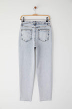 Trendyolmilla Açık Mavi Yüksek Bel Mom Comfort Jeans TWOSS25JE00279