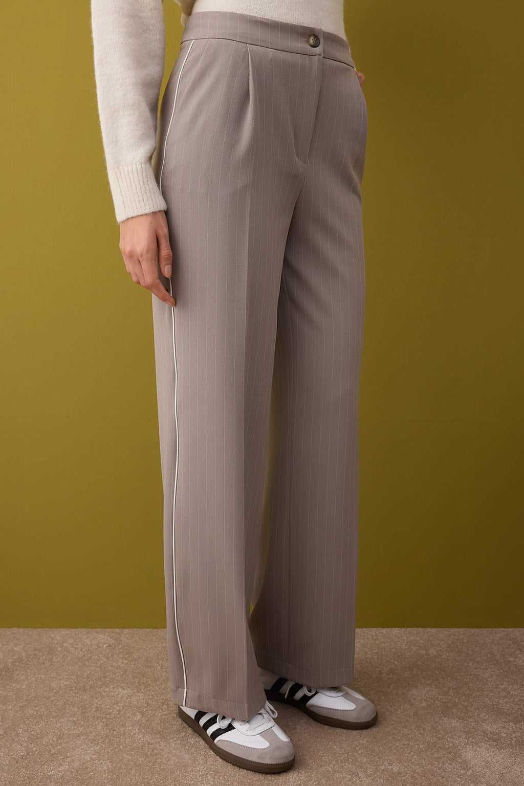 Vizon Çizgili Biye Detaylı Wide Leg/Geniş Paça Pantolon TWOAW26PL00044