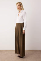 Trendyolmilla EXCLUSIVE Siyah Çift Pilili Dökümlü Kumaş Extra Wide Leg Geniş Paça Pantolon TWOAW26PL00122
