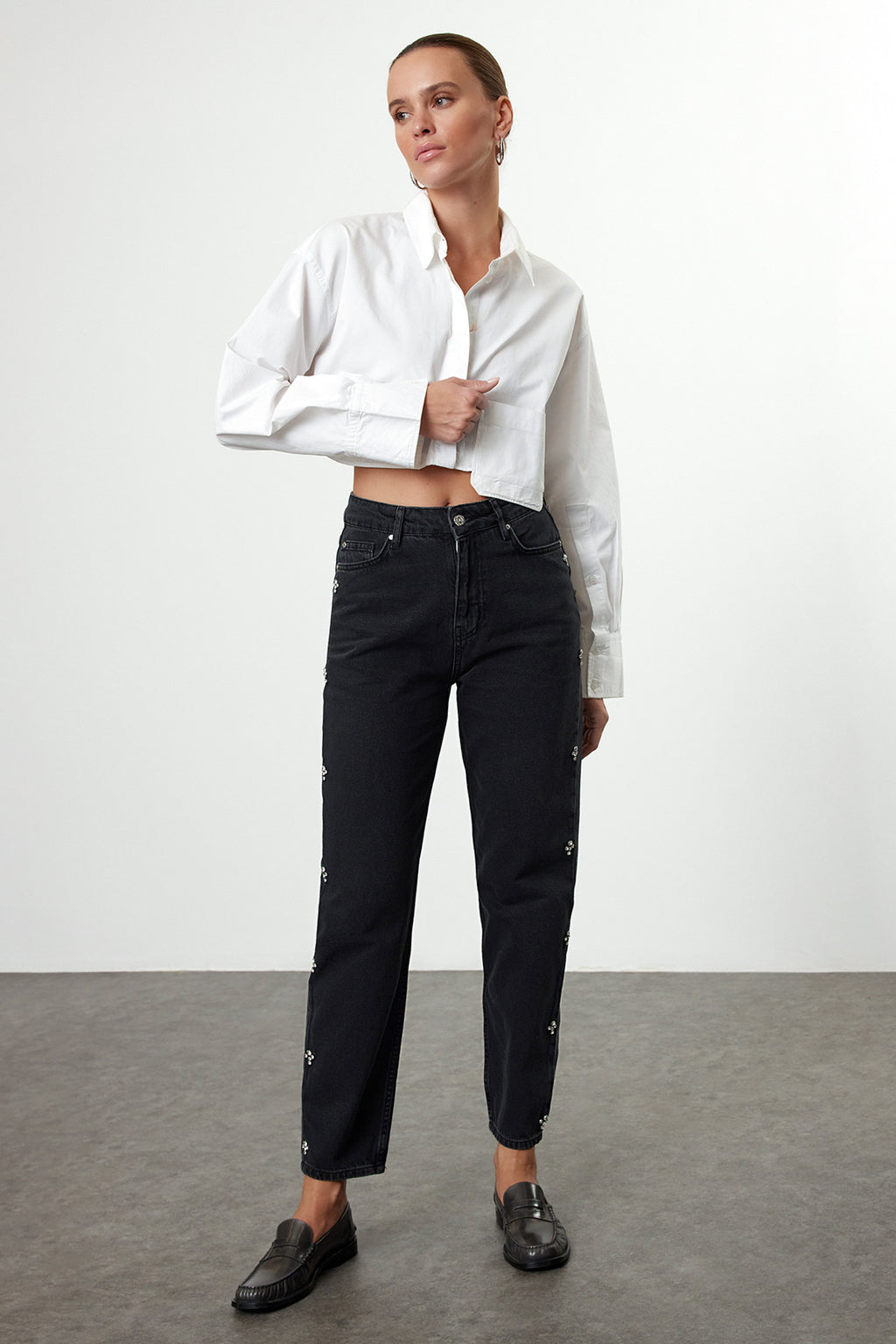 Siyah Taşlı Yüksek Bel Mom %100 Pamuk Non-Stretch Jeans TWOAW25JE00255