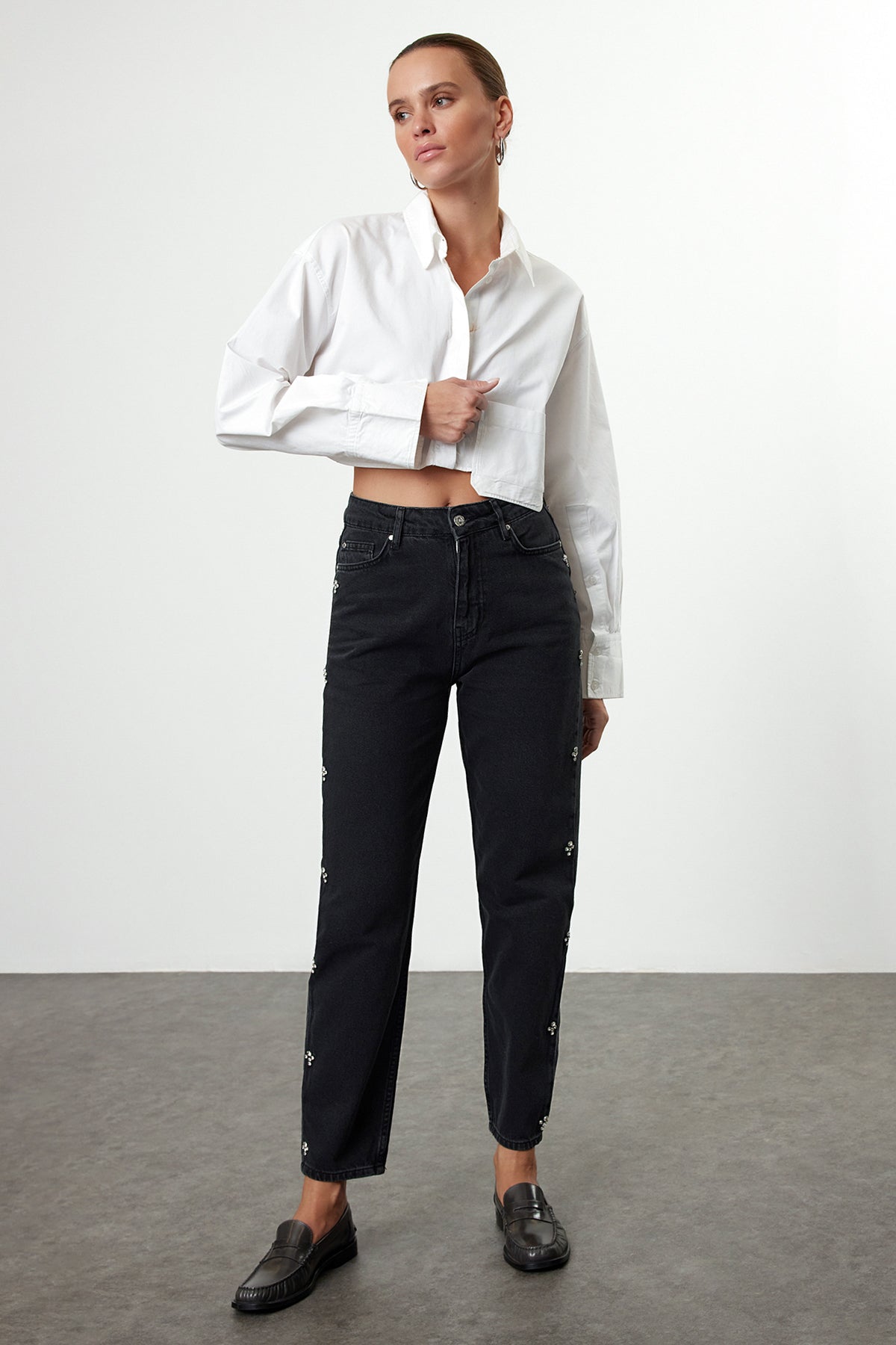 Siyah Taşlı Yüksek Bel Mom %100 Pamuk Non-Stretch Jeans TWOAW25JE00255