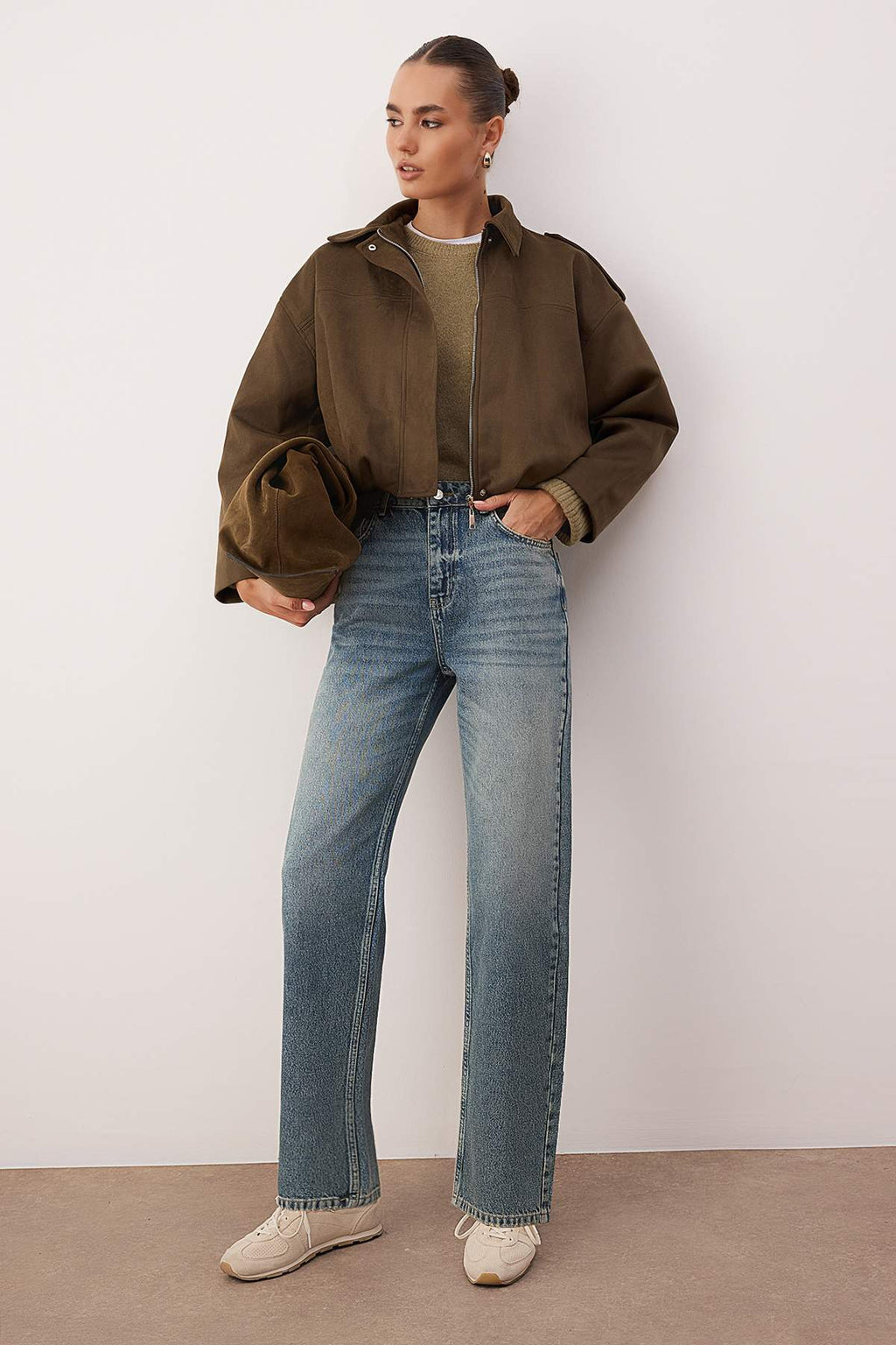 Trendyolmilla Açık Mavi Yüksek Bel YENİ MOM %100 Pamuk Non-Stretch Jeans TWOAW26JE00273