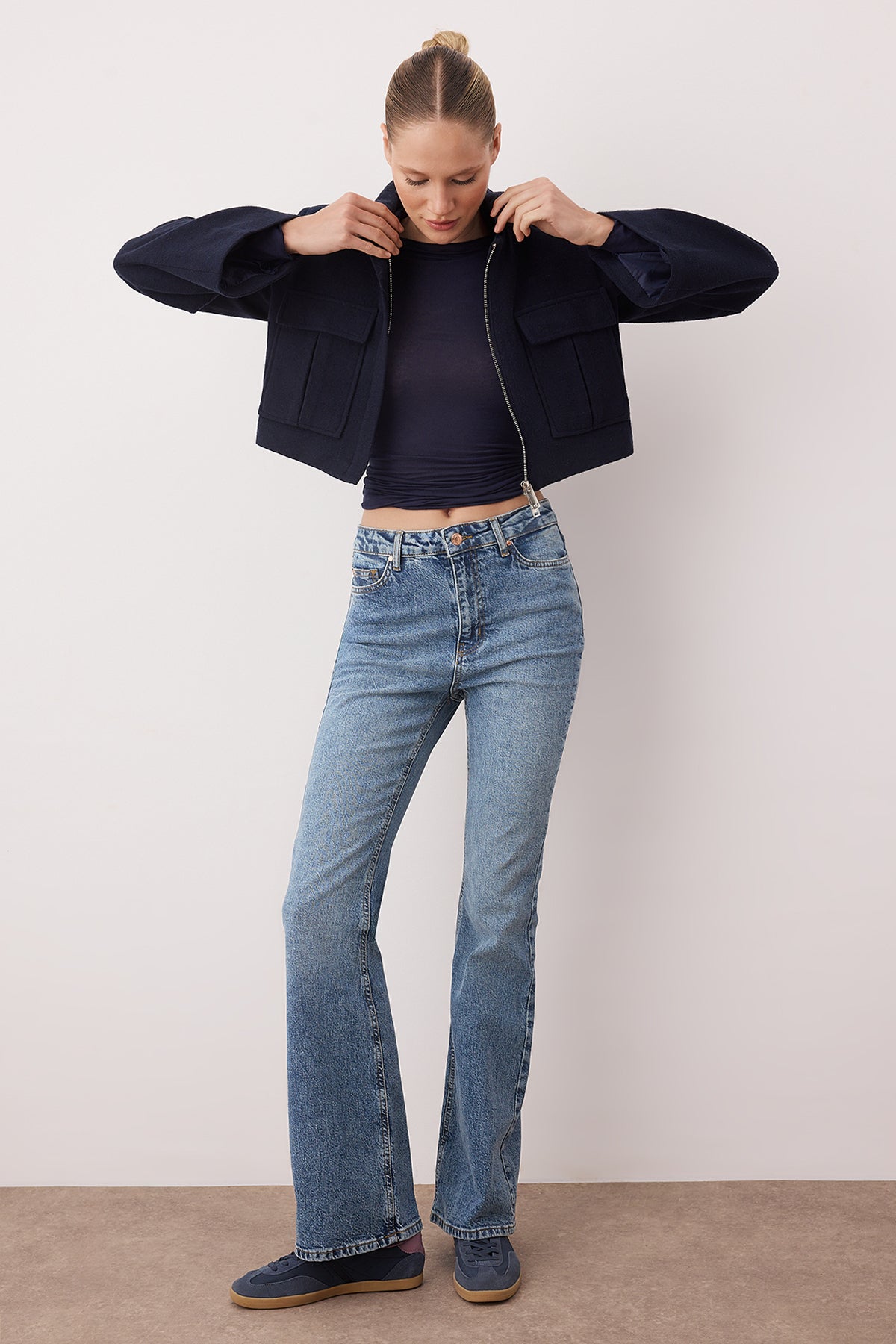 Trendyolmilla Mavi Yüksek Bel Comfort/Esnek Flare İspanyol Paça Jeans TWOSS25JE00101 الصورة الرئيسية