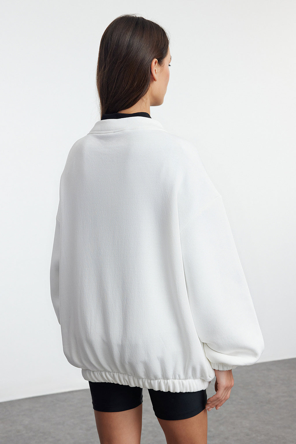 Trendyolmilla Ekru Fermuarlı Oversize/Geniş Kalıp Kalın İçi Polarlı  Örme Sweatshirt TWOAW25SW00122