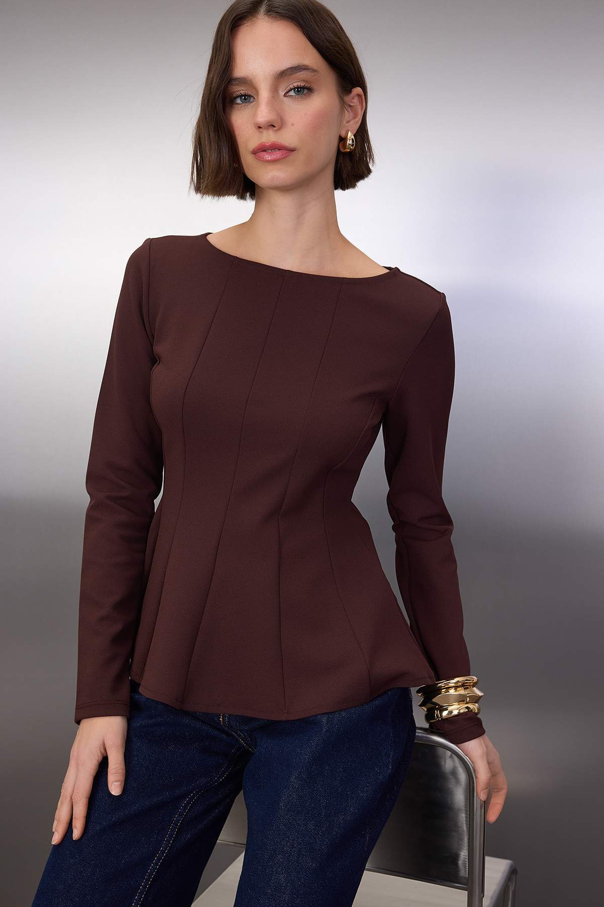 Trendyolmilla Siyah Kayık Yaka Peplum/Belden Oturmalı Regular Boy Örme Bluz TWOAW26BZ00166