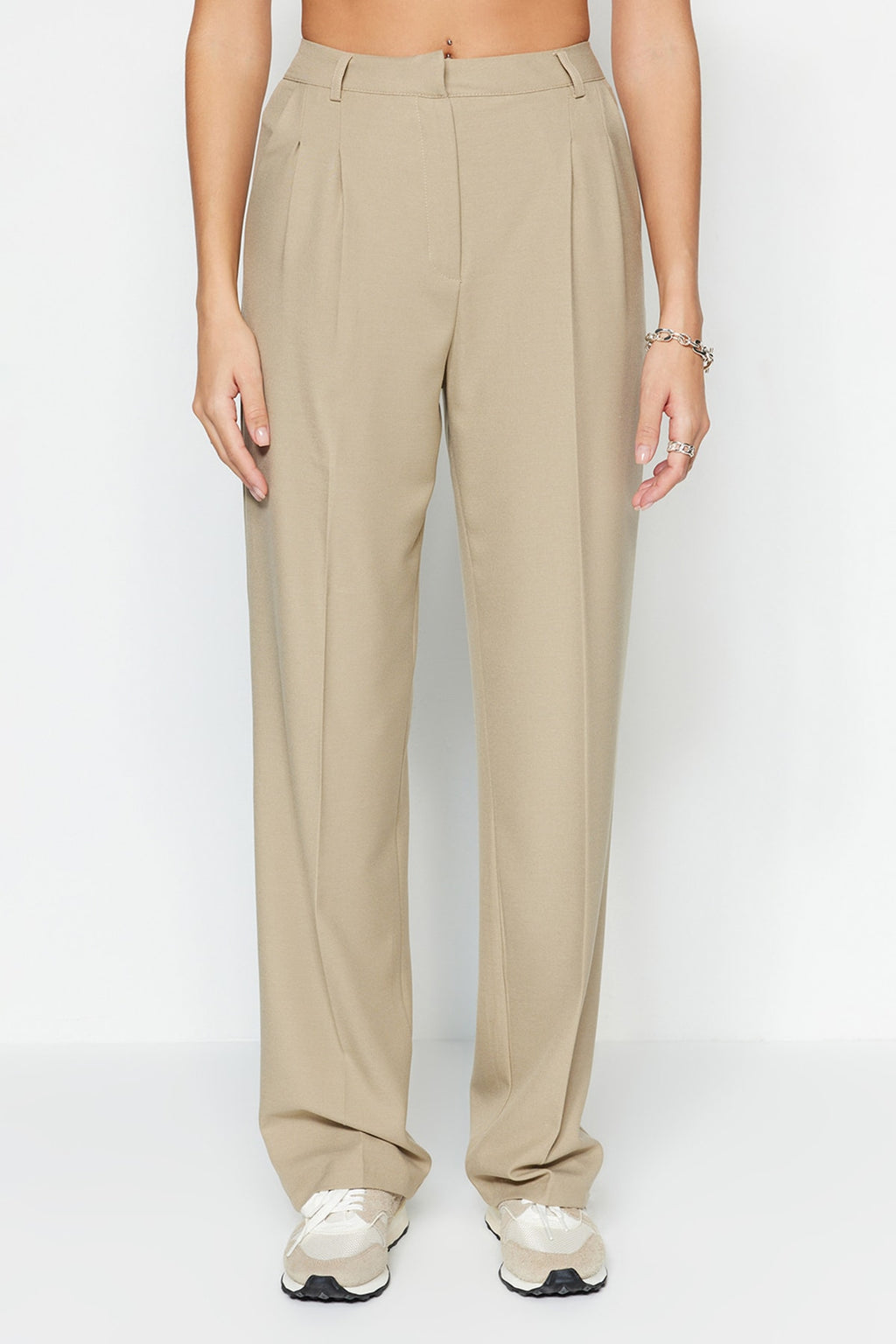 Trendyolmilla Limited Edition Vizon Straight/Düz Kesim Pilili Dokuma Kumaş Pantolon TWOAW23PL00401