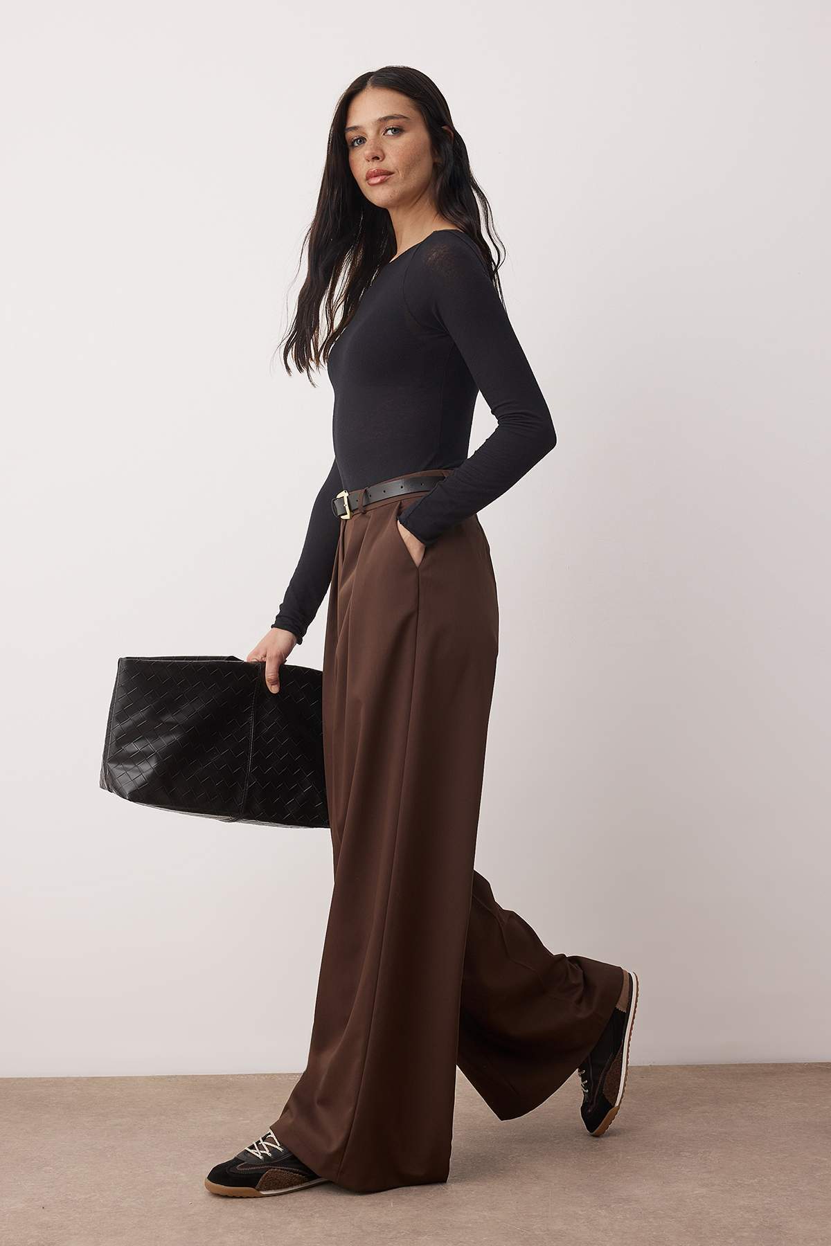 Koyu Kahverengi Kemerli Wideleg/Geniş Paça Pantolon TWOAW26PL00162 Secondary image