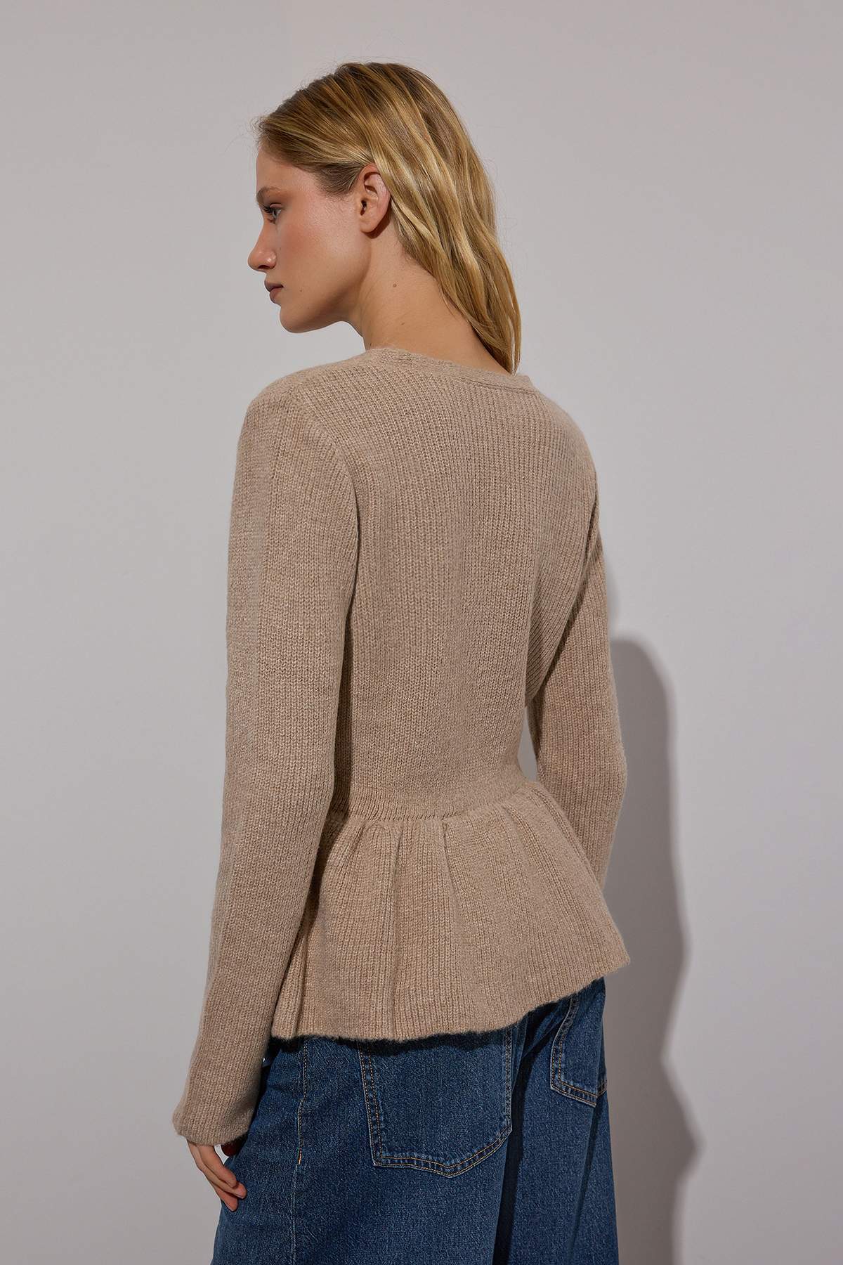 Trendyolmilla Limited Edition Bordo Yumuşak Dokulu Düğme Detaylı Triko Hırka TWOAW26HI00221