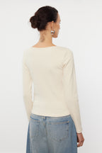 Trendyolmilla Siyah Düğme Detaylı Bisiklet Yaka Fitilli Esnek Regular Boy Örme Bluz TWOAW25BZ00030