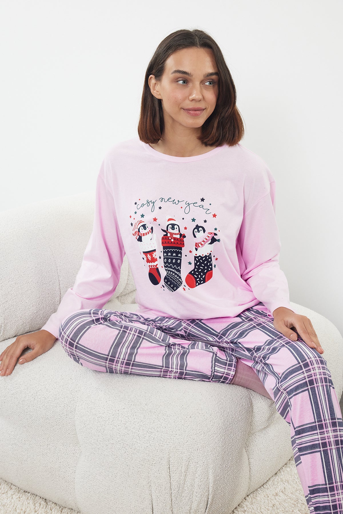 Trendyolmilla Pembe-Çok Renkli %100 Pamuklu Kış Temalı Ekoseli Örme Pijama Takımı THMAW25PT00121 Main image