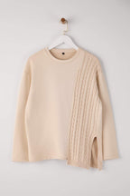 Taş Triko Detaylı Bisiklet Yaka Relaxed Örme Sweatshirt TWOAW26SW00076