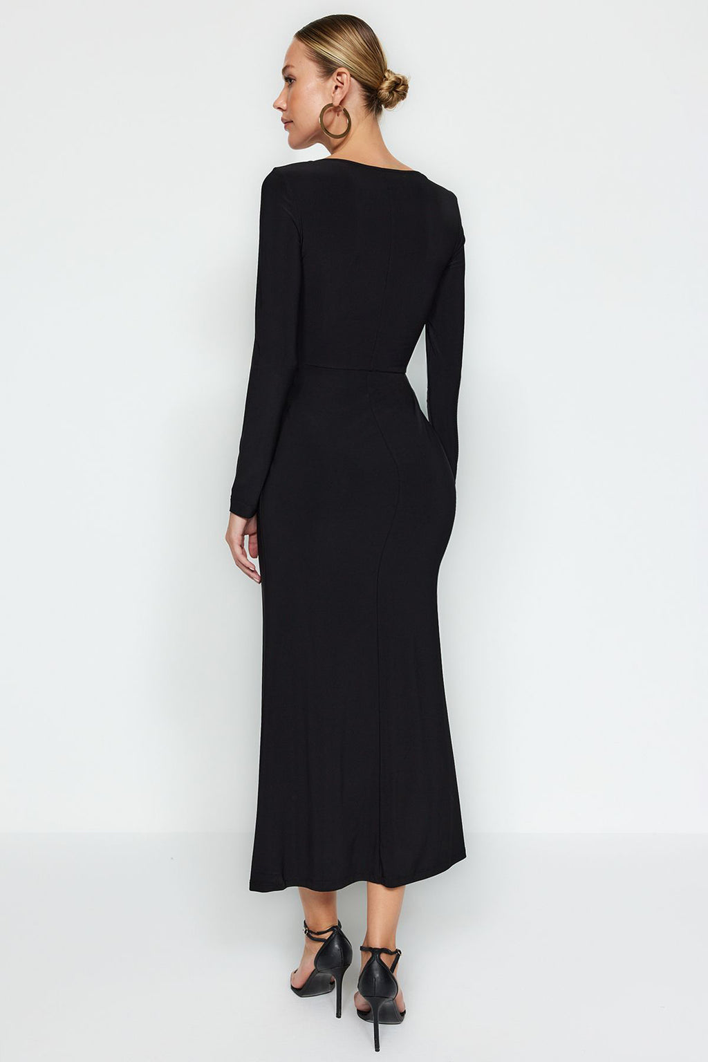 Trendyolmilla Bordo Maxi Volanlı Kare Yaka Fitted/Vücuda Oturan Maxi Esnek Örme Elbise TWOAW24EL00613