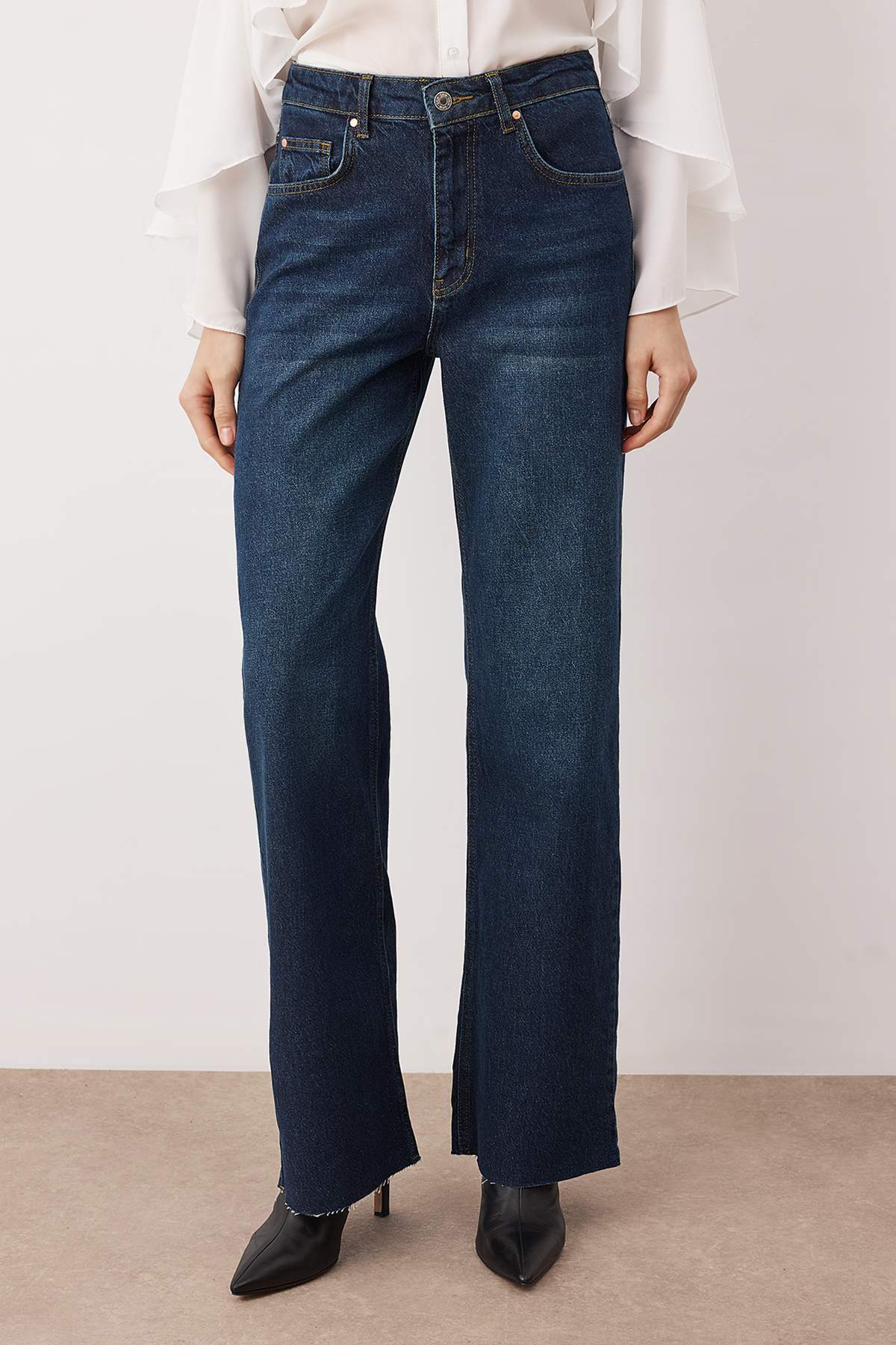 Trendyolmilla Koyu Mavi Yüksek Bel Comfort Paçası Kesikli Wide Leg Palazzo Jeans TWOAW26JE00081