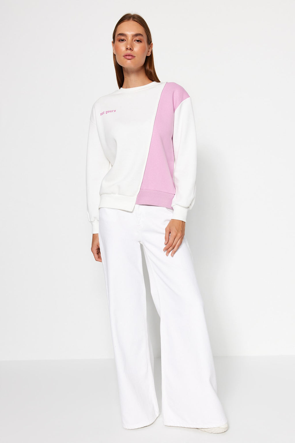 Trendyolmilla Beyaz Baskılı Basic Örme Sweatshirt TWOAW21SW0150