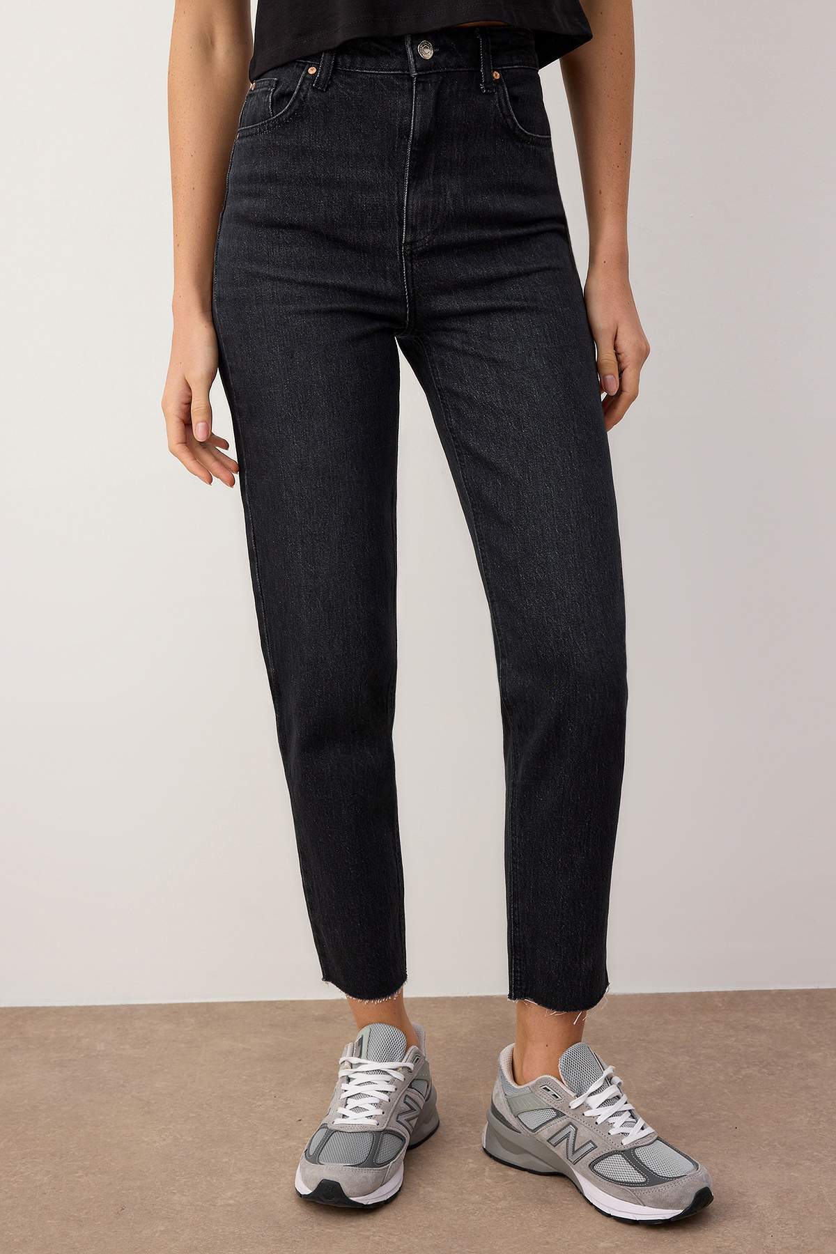 Trendyolmilla Açık Mavi Yüksek Bel Mom Comfort Jeans TWOSS25JE00279