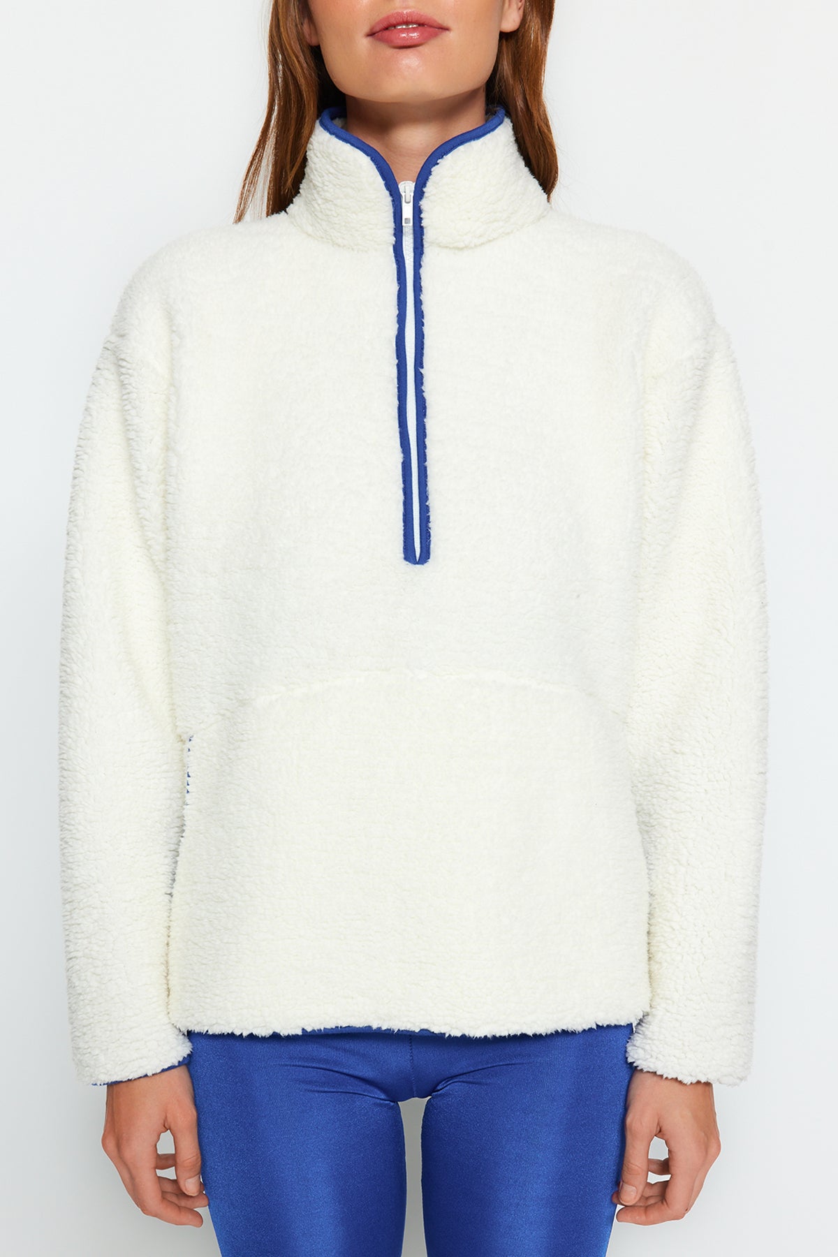 Trendyolmilla Beyaz Peluş Örme Spor Sweatshirt THMAW23SW00021
