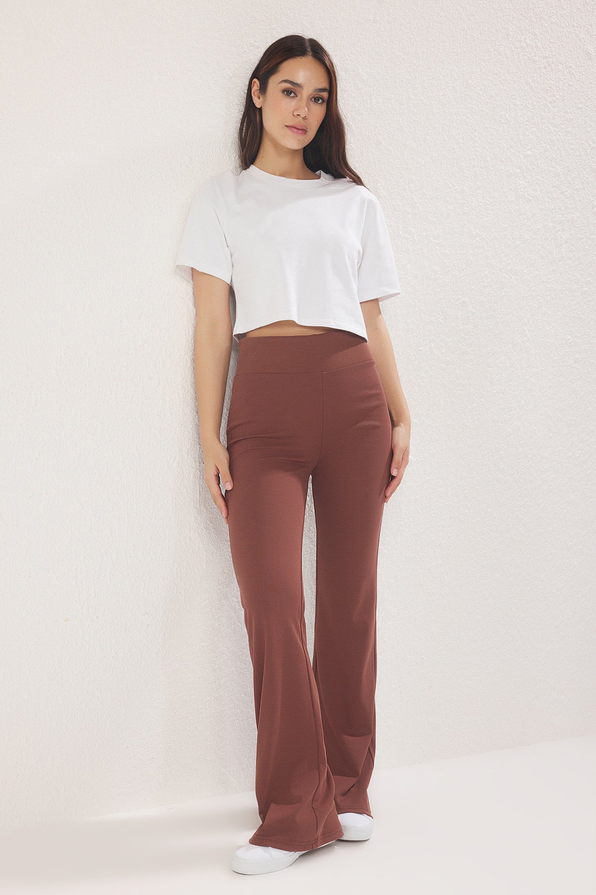 Trendyolmilla Kahverengi Wide Leg/İspanyol Paça Yüksek Bel İnterlok Esnek Örme Pantolon TWOAW25PL00006