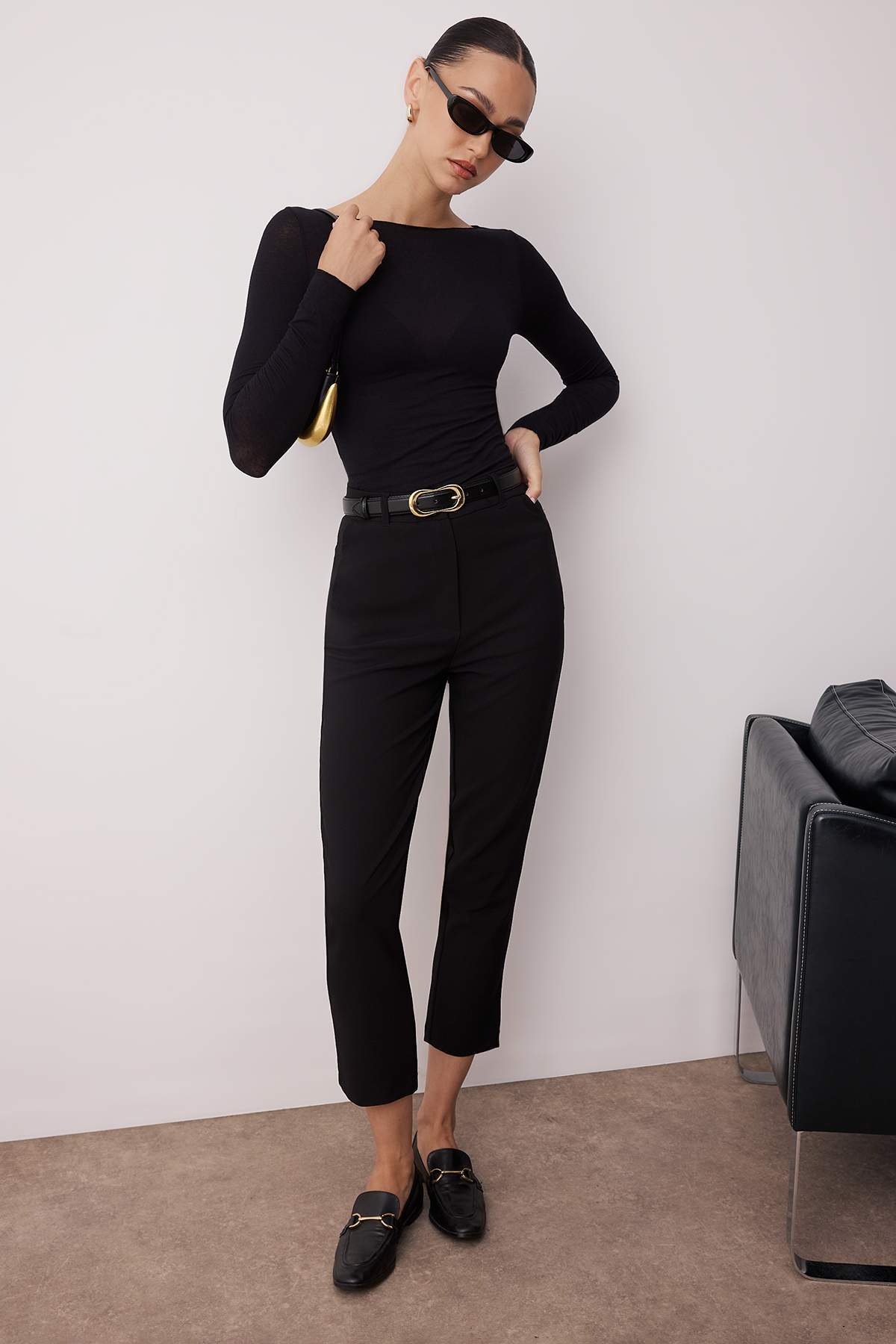Trendyolmilla Siyah Basic Cigarette Dar Paça Dokuma Kumaş Pantolon TWOSS19ST0038 Secondary image