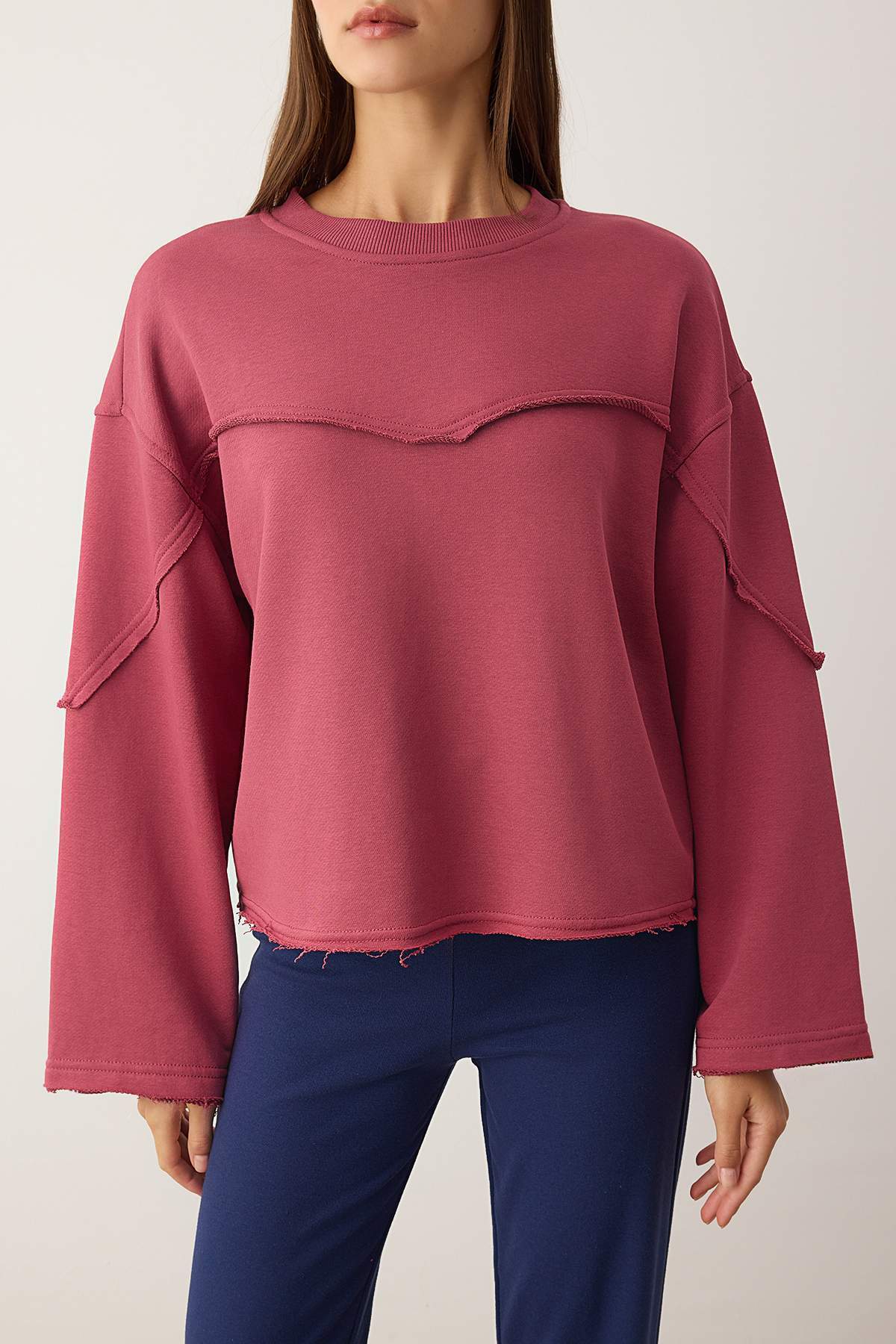 Trendyolmilla Antrasit Kalın Şardonsuz İspanyol Kol Dikiş Detaylı Relaxed Örme Sweatshirt TWOAW26SW00110