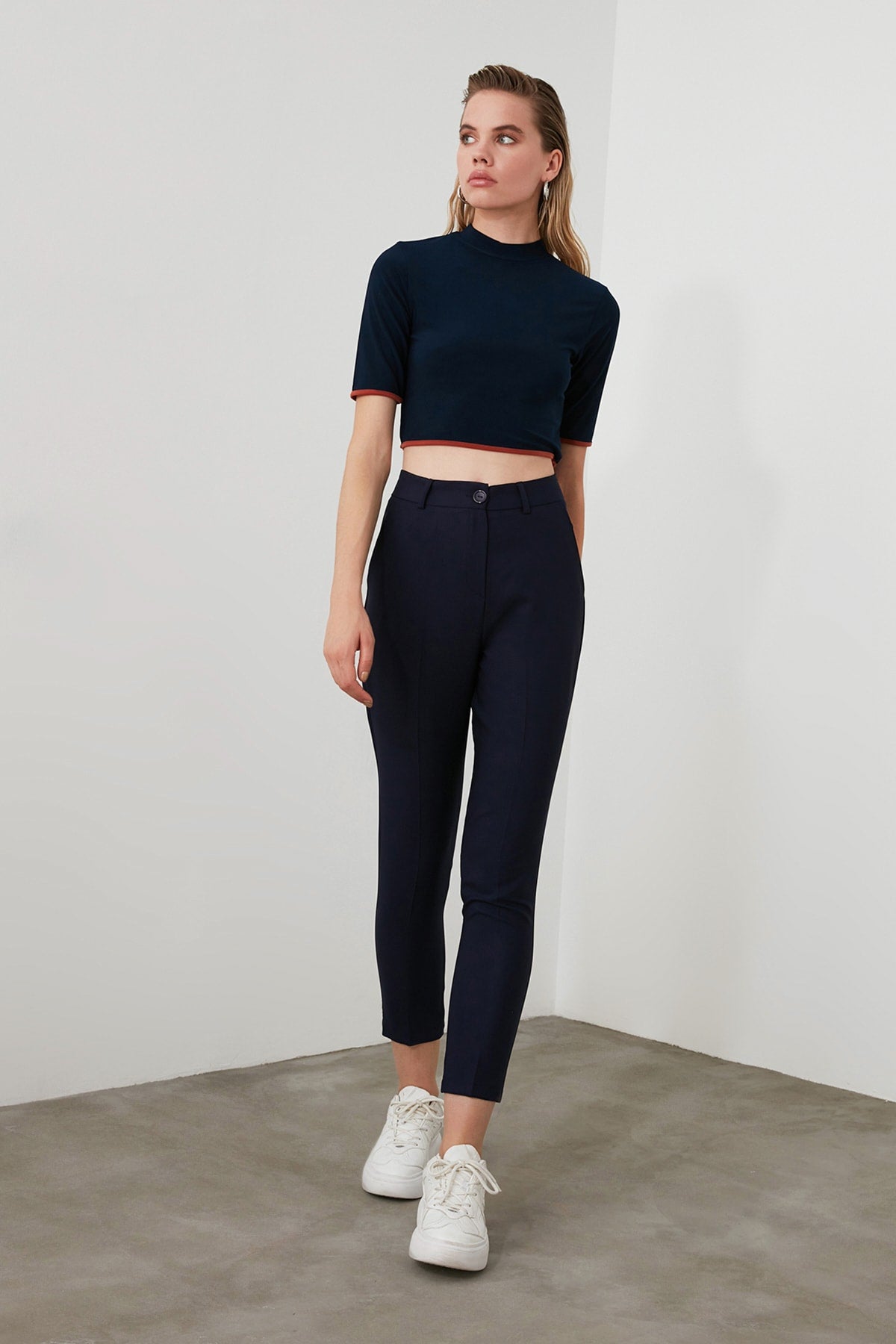 Trendyolmilla Siyah Basic Cigarette Dar Paça Dokuma Kumaş Pantolon TWOSS19ST0038