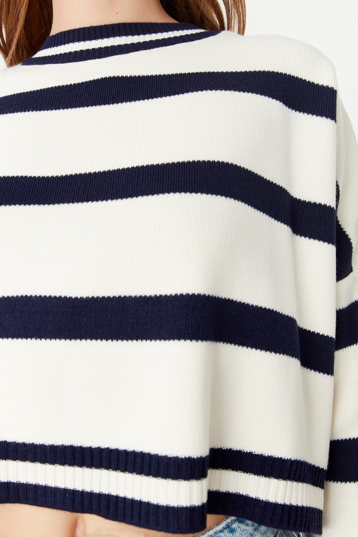 Trendyolmilla Lacivert Crop Çizgili Triko Kazak TWOAW23KZ00205