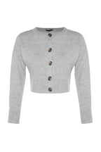 Trendyolmilla Gri Crop Yumuşak Dokulu Düğmeli Triko Hırka TWOAW24HI00198