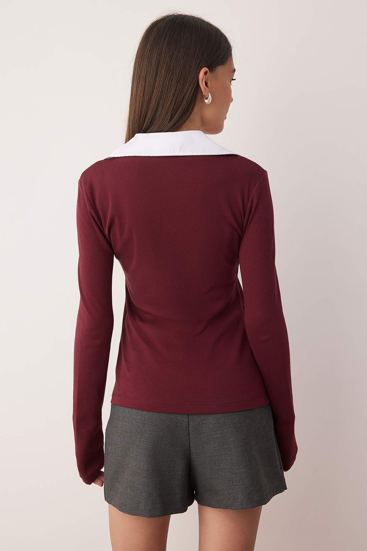 Trendyolmilla Gri Melanj Dokuma Detaylı Gömlek Yaka Regular/Normal Kalıp Örme Bluz TWOAW25BZ00035