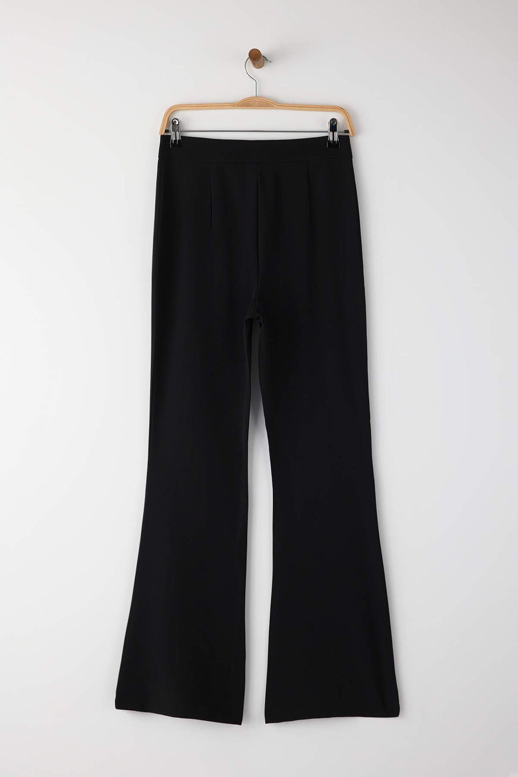 Trendyolmilla Siyah Flare İspanyol Paça Bootcut Dokuma Pantolon TOFAW19BB0581