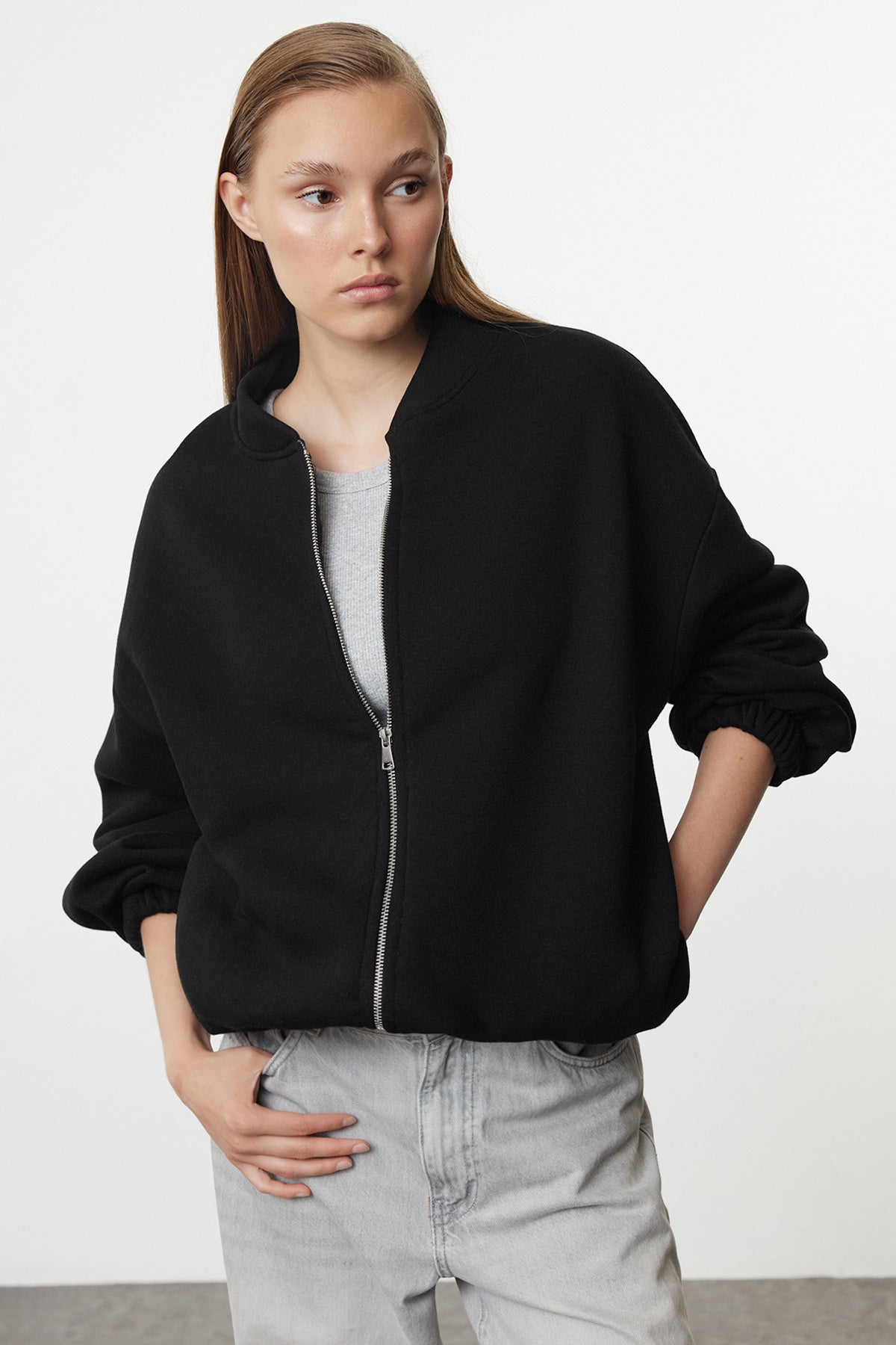 Trendyolmilla Ekru Fermuarlı Oversize/Geniş Kalıp Kalın İçi Polarlı  Örme Sweatshirt TWOAW25SW00122