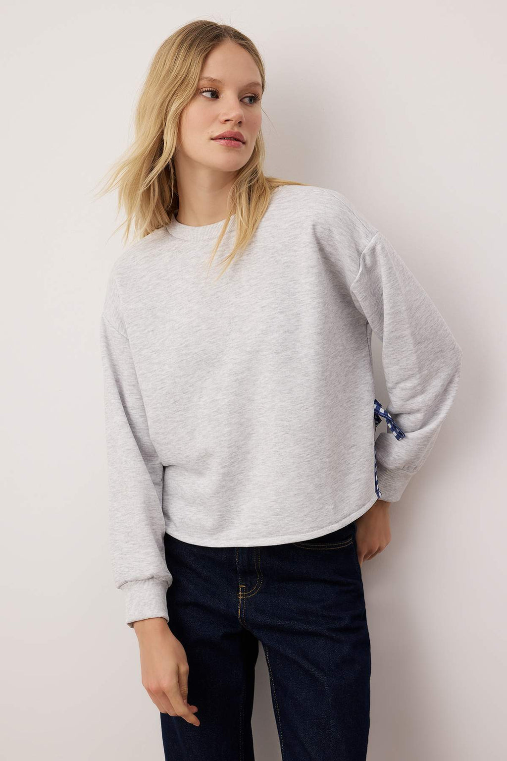 Trendyolmilla Lacivert Kalın İçi Polarlı Kurdele Detaylı Crop Boy Örme Sweatshirt TWOAW26SW00075