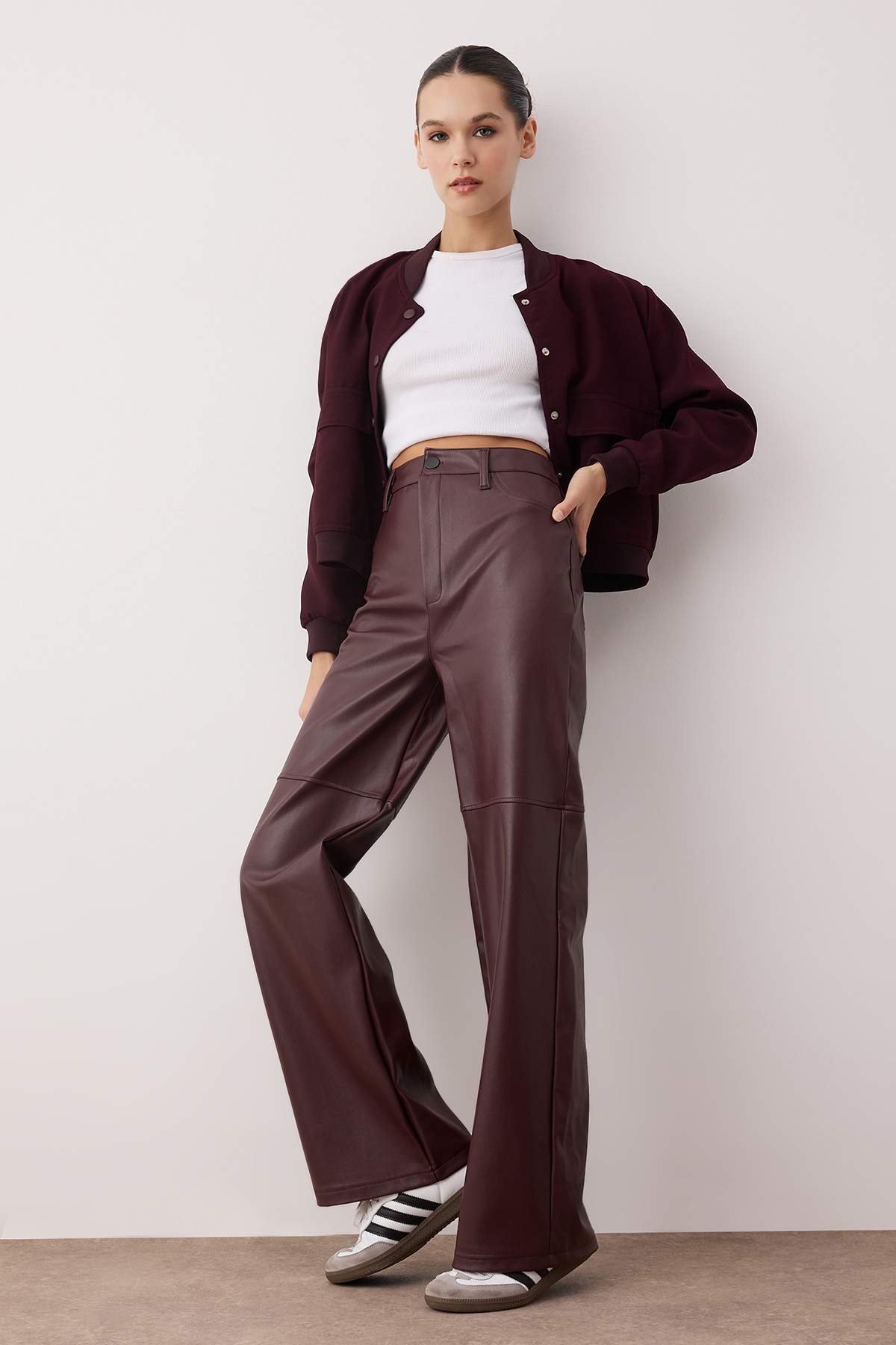 Relaxed/Rahat Straight/Boru Paça Dikiş Detaylı Pantolon TWOAW26PL00097 Main image