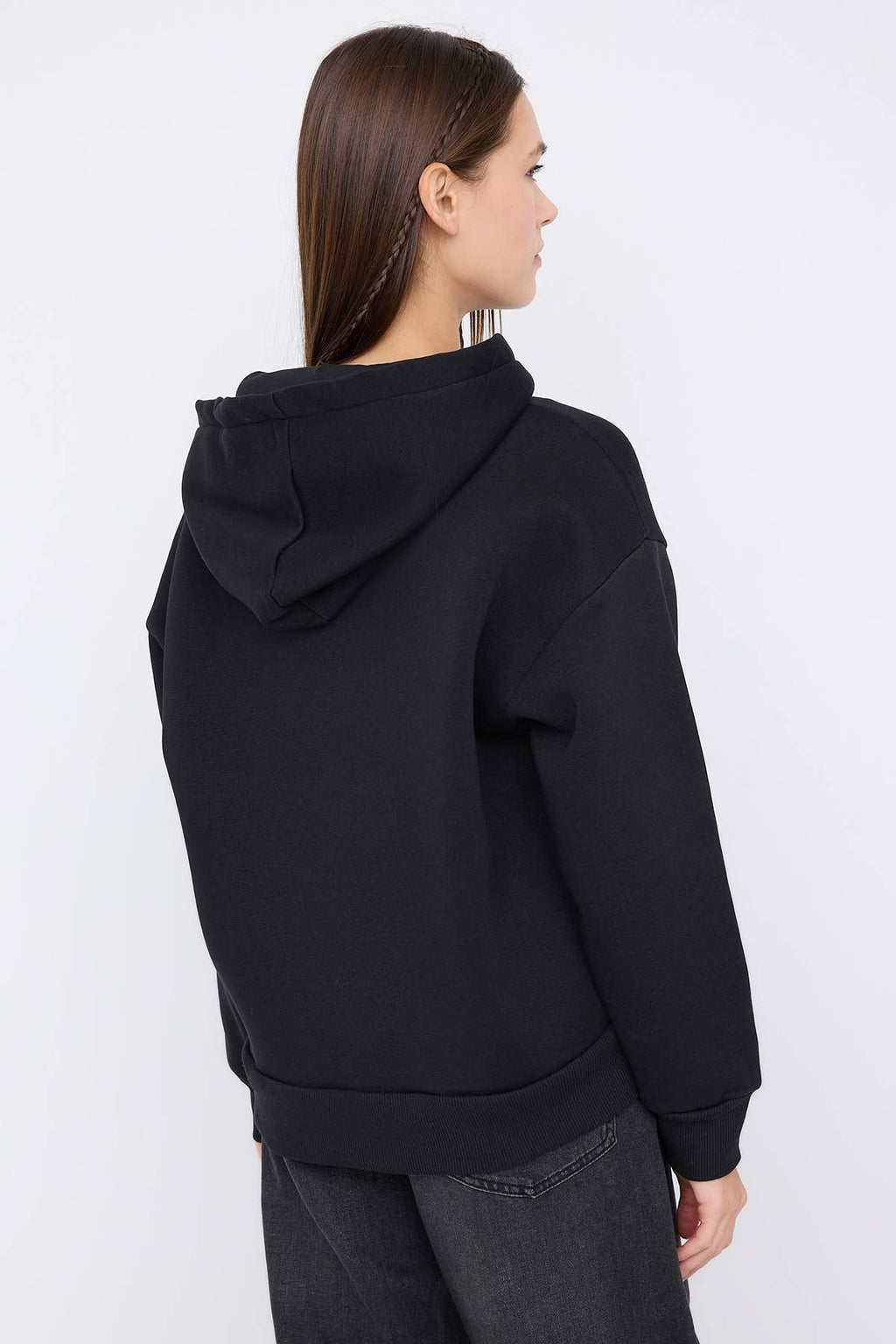 Trendyolmilla Teen Siyah Kapüşonlu Kalın İçi Polarlı Yarım Pat Fermuarlı Cepli Örme Sweatshirt TWOAW26SW00160