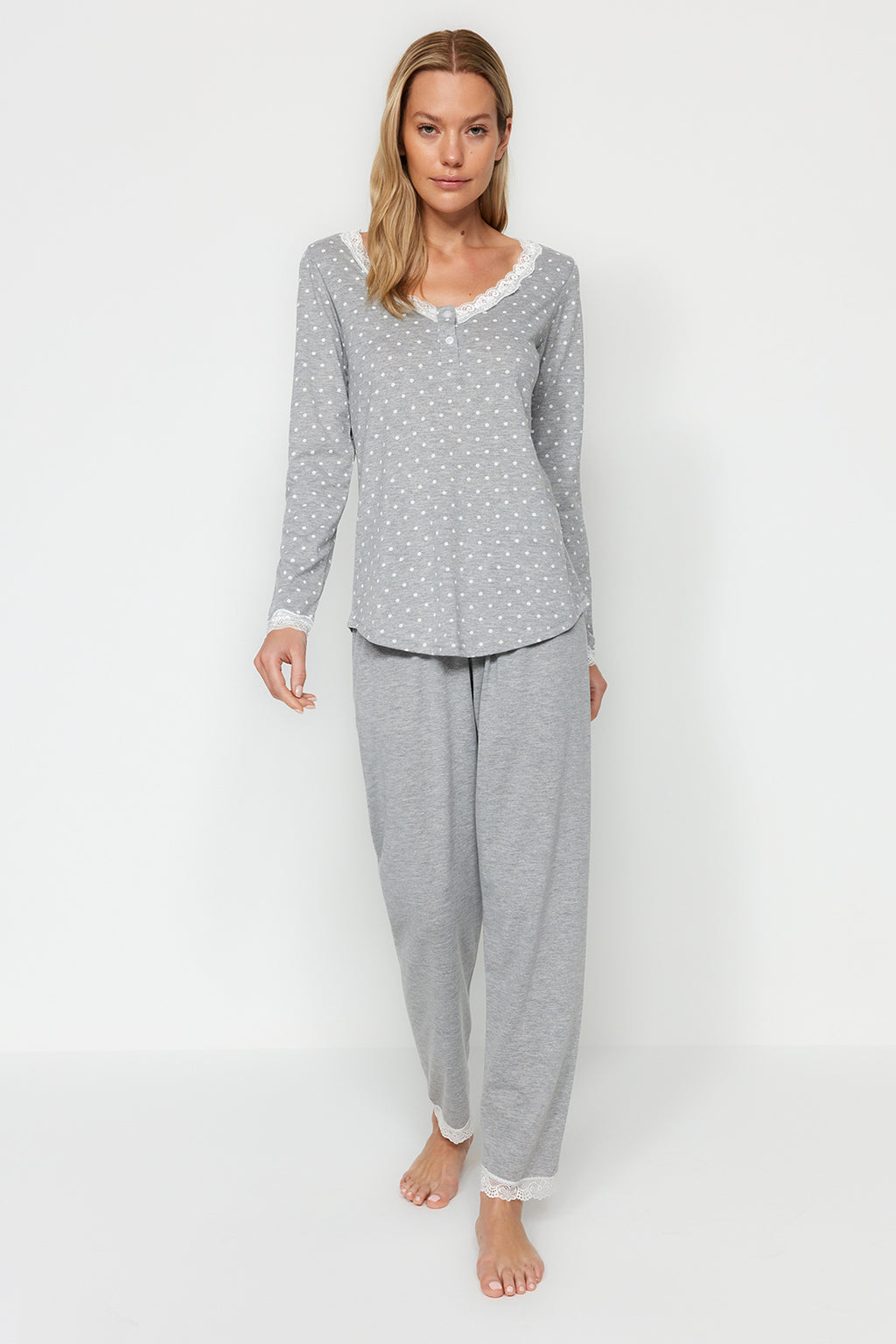 Gri Puantiyeli Dantelli Tshirt-Pantolon Örme Pijama Takımı THMAW24PT00182