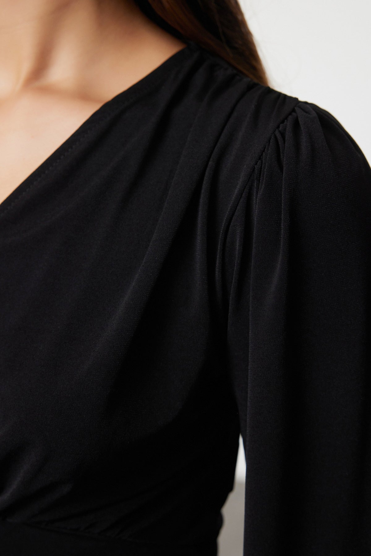 Trendyolmilla Lacivert Kruvaze Büzgü/Drape Detaylı Uzun Kollu Esnek Örme Bluz TWOAW25BZ00021