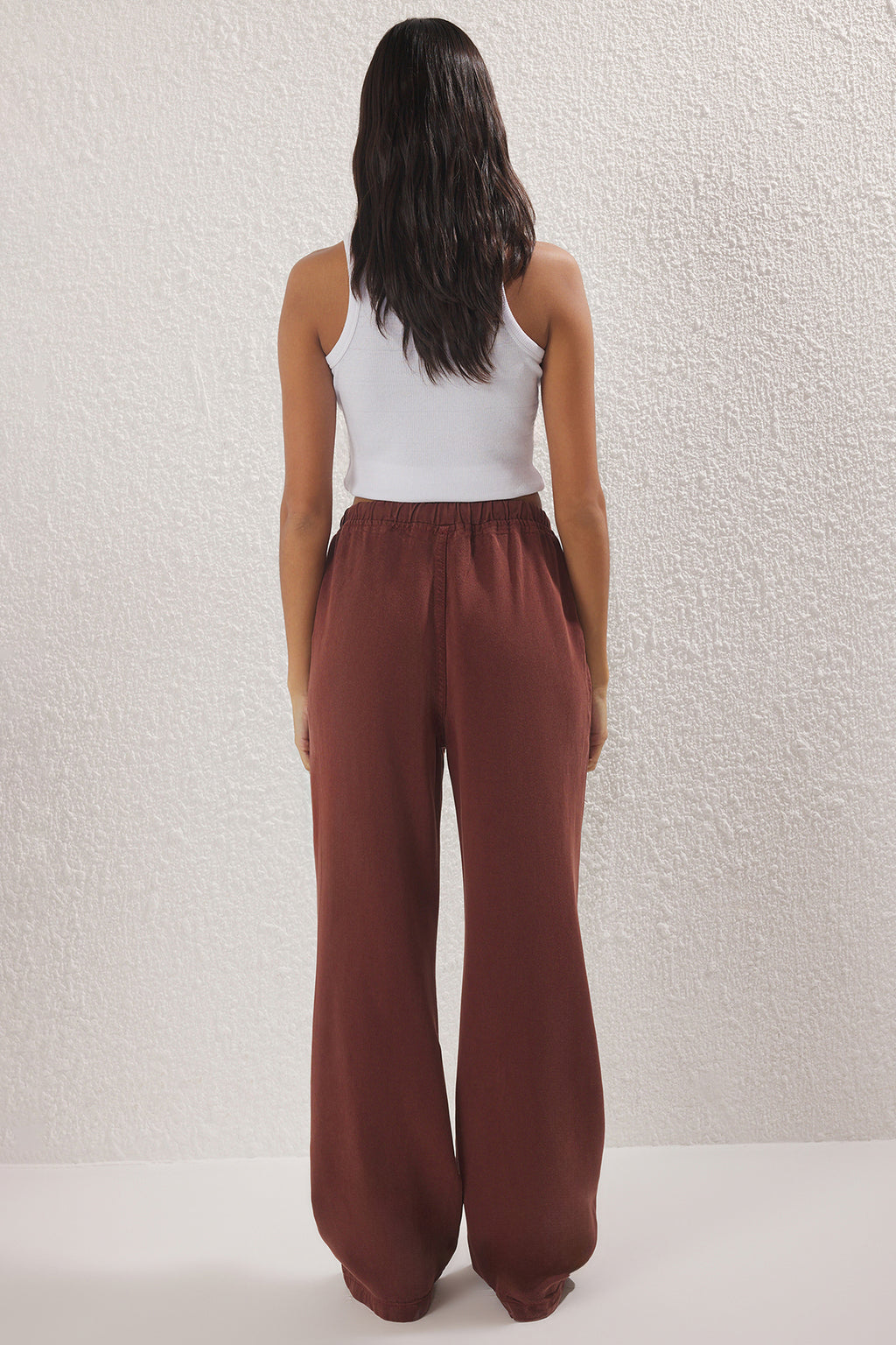 Trendyolmilla Bej More Sustainable %100 Tencel™ Beli Lastikli Yüksek Bel Jeans TWOSS24JE00203
