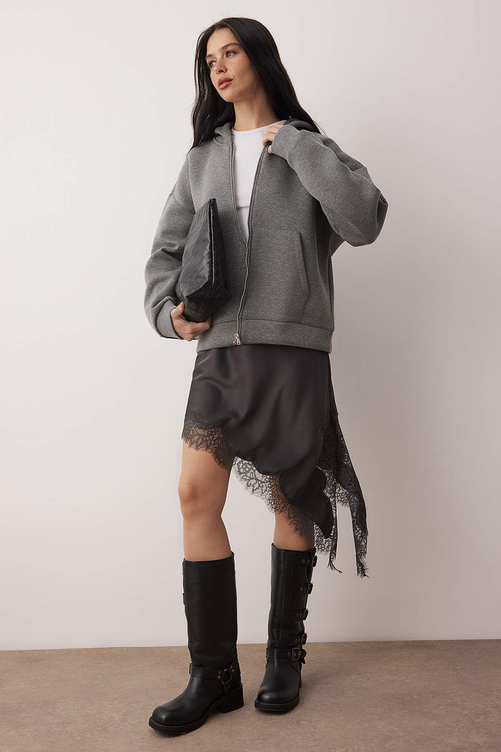 Trendyolmilla Wardrobe Essentials – Koyu Kahverengi Oversize Kapüşonlu Örme Sweatshirt |TWOAW26SW00018
