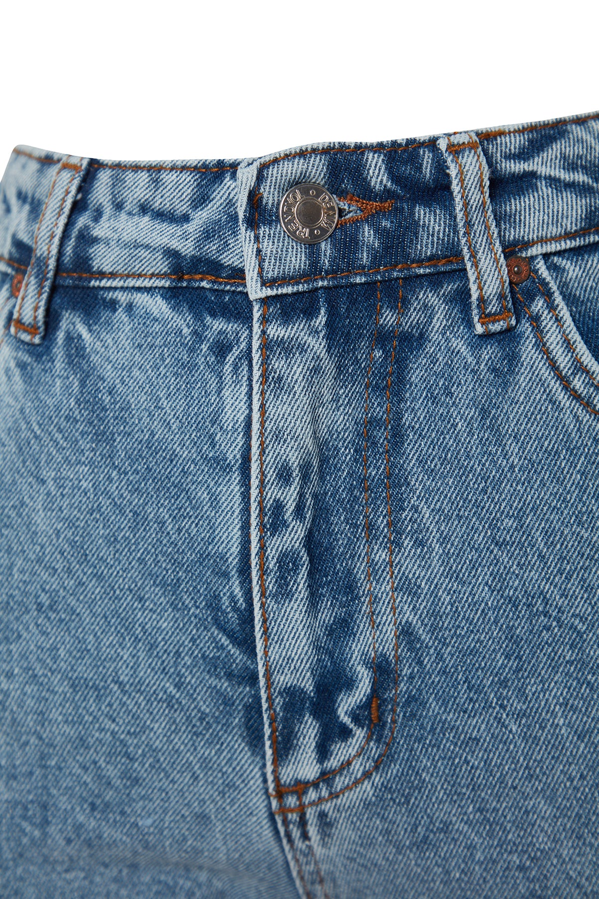 Trendyolmilla Siyah Yüksek Bel Mom %100 Pamuk Non-Stretch Jeans TWOSS23JE00067