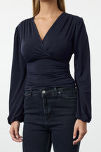 Trendyolmilla Lacivert Kruvaze Büzgü/Drape Detaylı Uzun Kollu Esnek Örme Bluz TWOAW25BZ00021