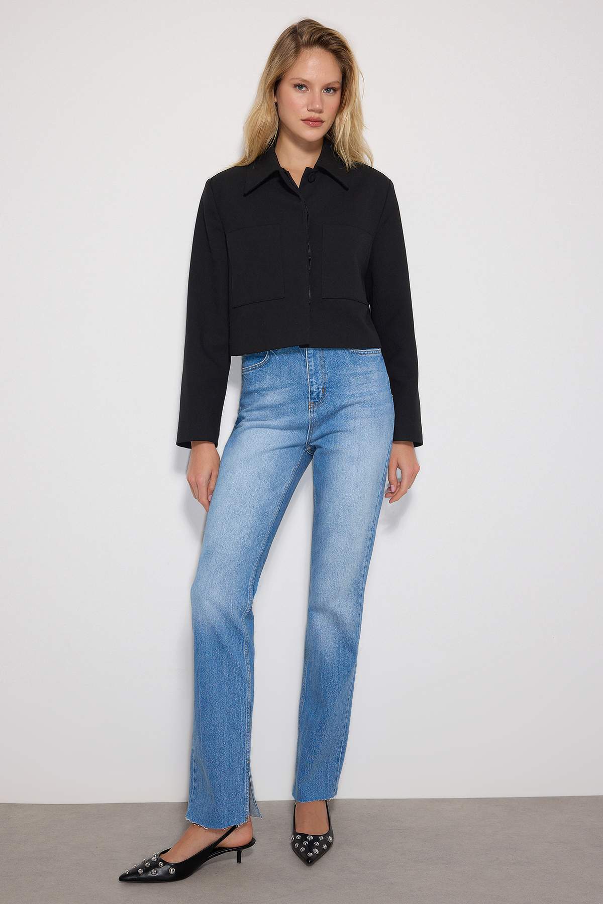 Trendyolmilla Lacivert Yırtmaçlı Yüksek Bel Comfort/Esnek Flare İspanyol Paça Jeans TWOAW22JE0382 Main image