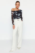 Trendyolmilla Antrasit Tül Fitted/Vücuda Oturan Astarlı Asimetrik Yaka Bluz TWOAW24BZ00051