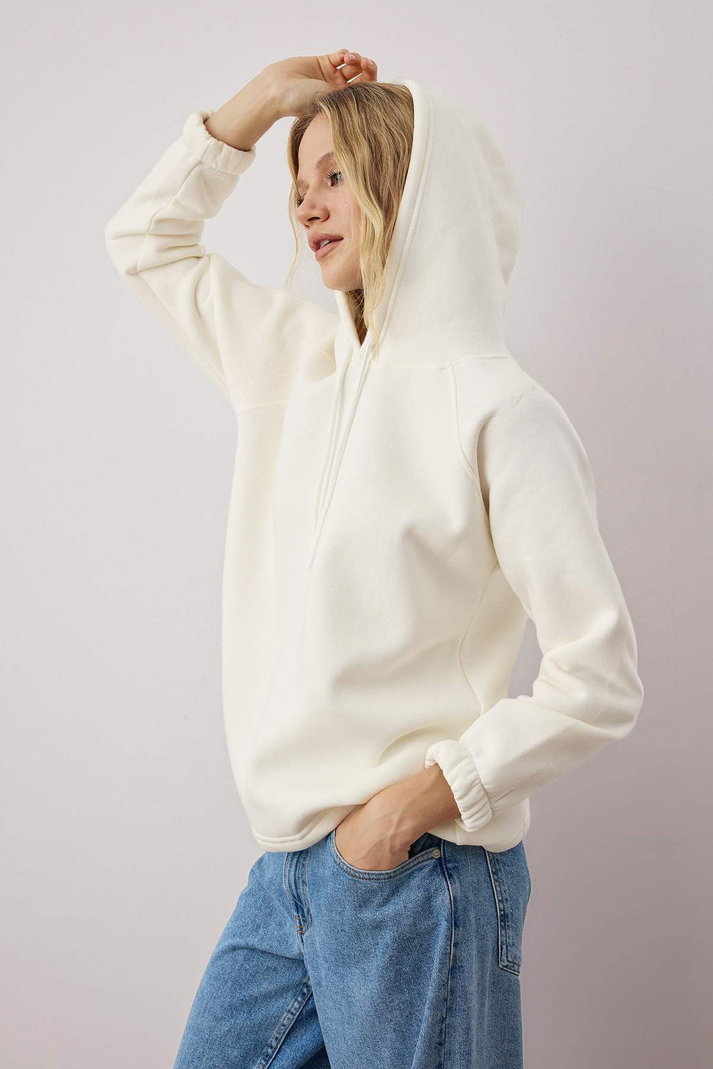 Trendyolmilla Ekru Kapüşonlu Kalın İçi Polarlı Örme Sweatshirt TWOAW26SW00129