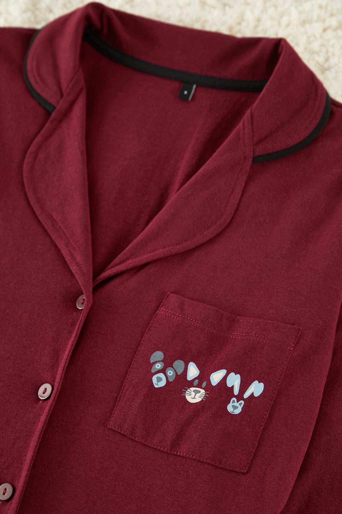 Trendyolmilla Gri %100 Pamuklu Biye ve Cep Detaylı Baskılı Örme Pijama Takımı THMAW22PT0785