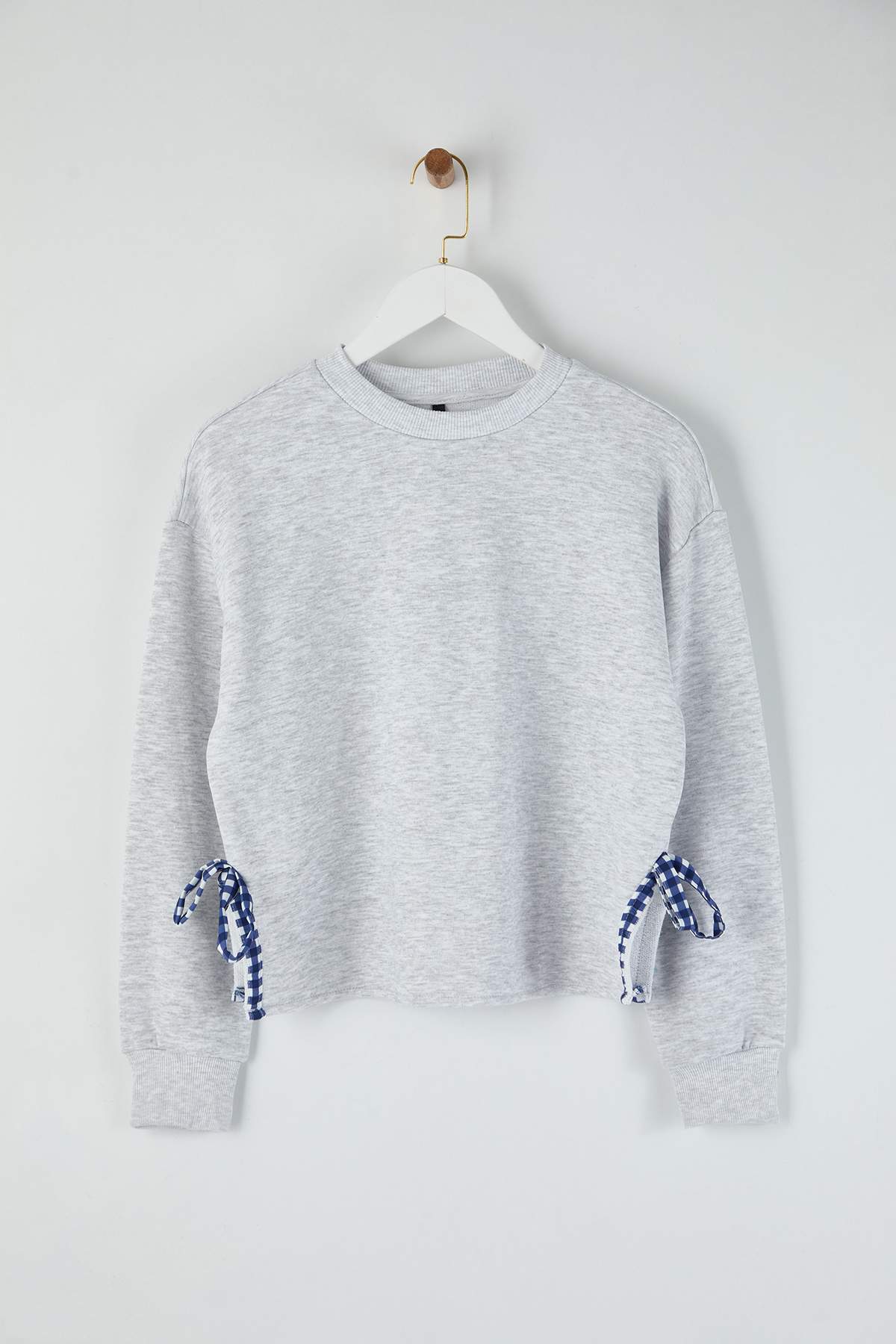 Trendyolmilla Lacivert Kalın İçi Polarlı Kurdele Detaylı Crop Boy Örme Sweatshirt TWOAW26SW00075